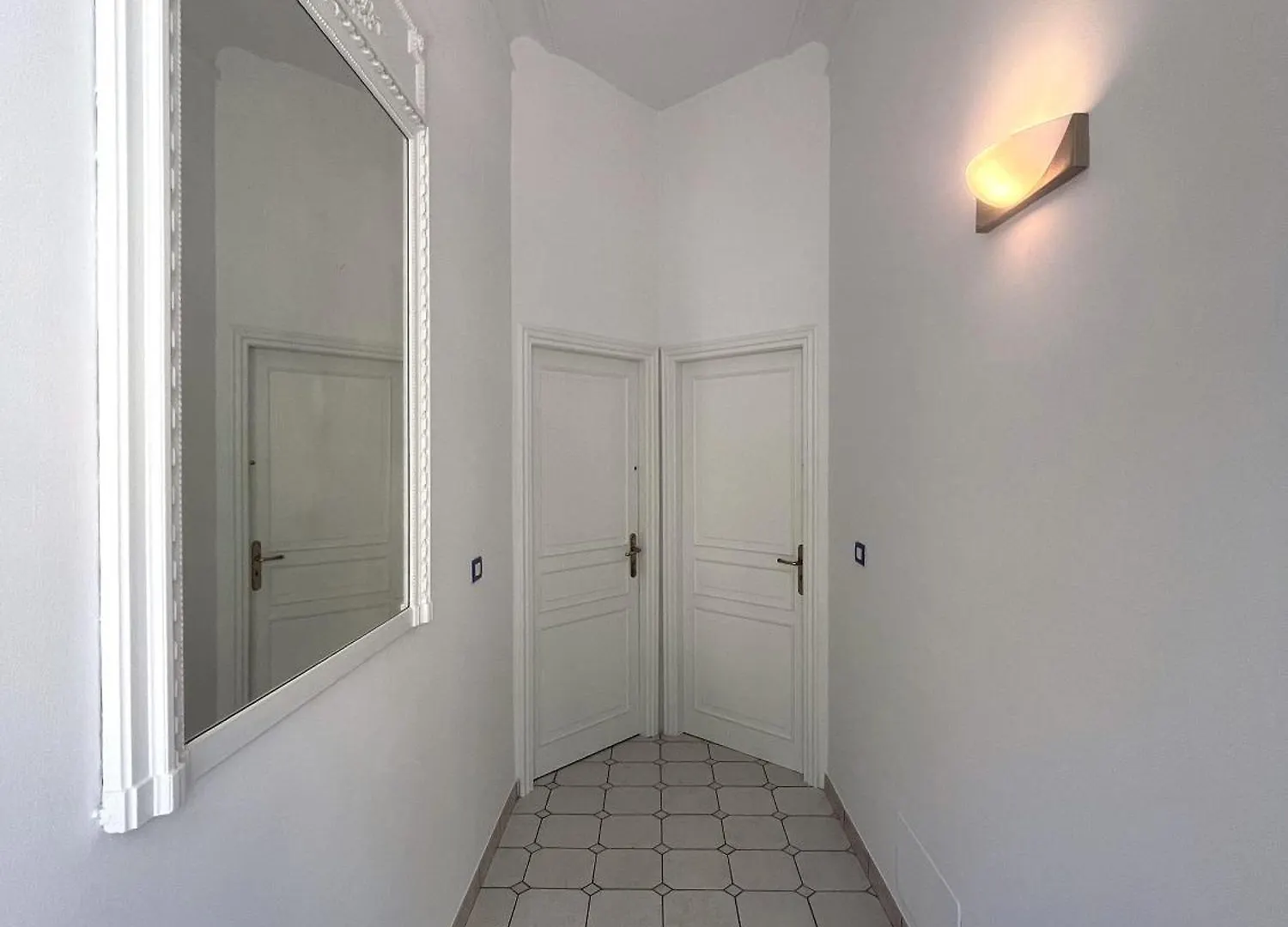 Appartamento Elegante In Villa Storica Sul Mare Garavan 0*,  France