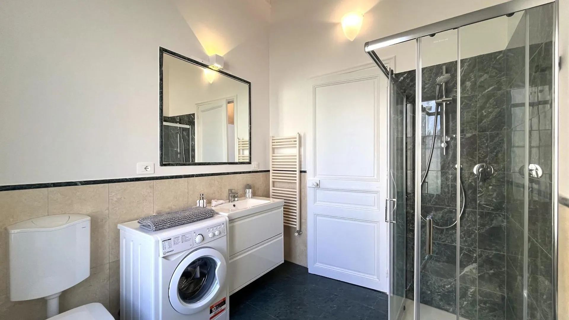 Apartment Appartamento Elegante In Villa Storica Sul Mare Garavan