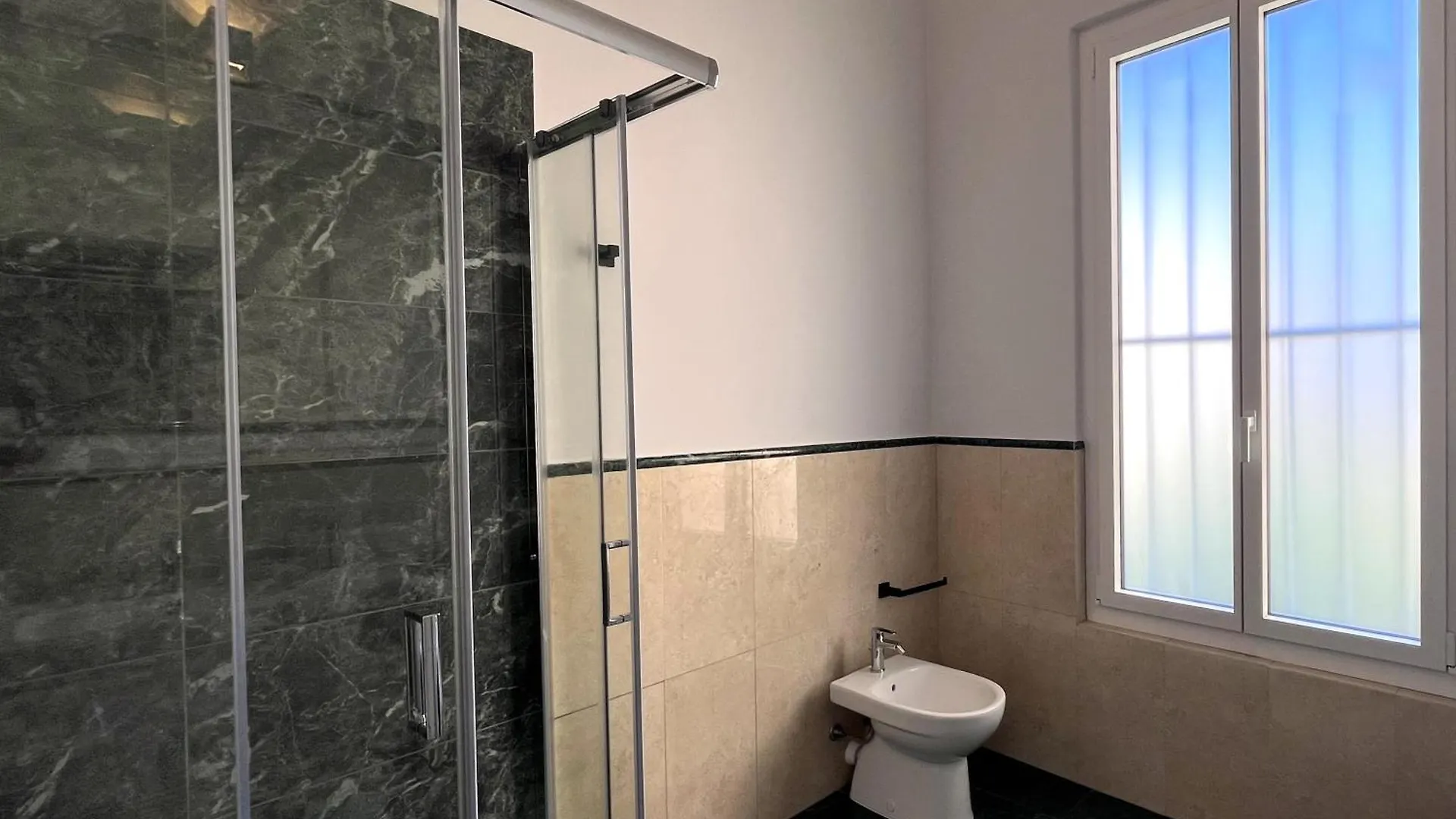 Appartamento Elegante In Villa Storica Sul Mare Garavan Apartment
