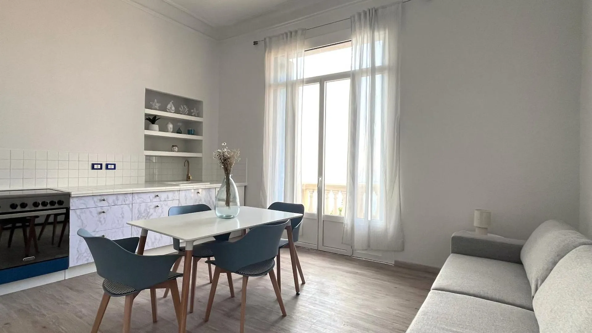 Appartamento Elegante In Villa Storica Sul Mare Garavan Apartment